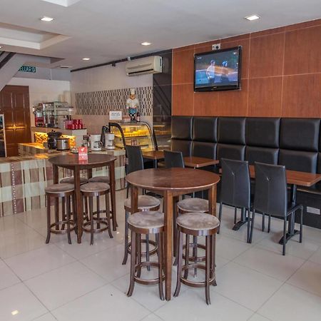 Oyo Rooms Center Point Mall Кота Кинабалу Екстериор снимка