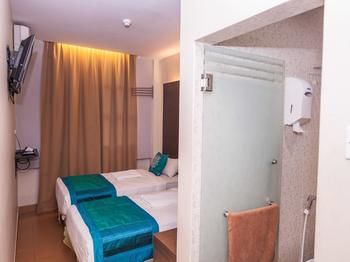 Oyo Rooms Center Point Mall Кота Кинабалу Екстериор снимка