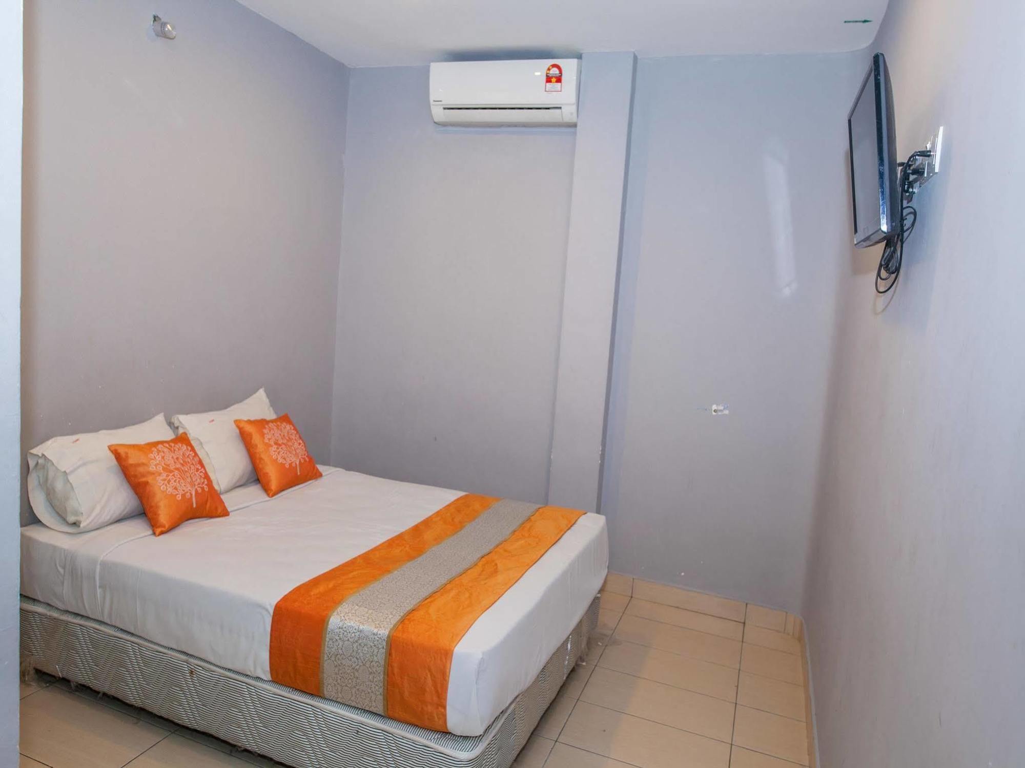 Oyo Rooms Center Point Mall Кота Кинабалу Екстериор снимка